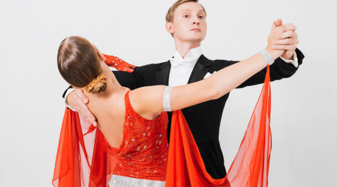 La valse, danse de couple par excellence