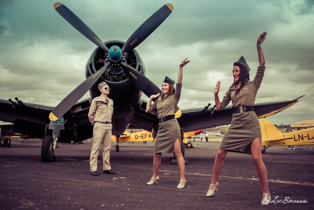 Les Ultra's Chicas en spectacle en mode vintage après-guerre